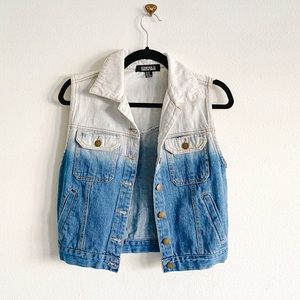 Forever 21 • Ombre Jean Vest